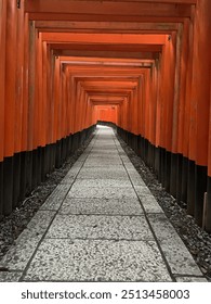 Scările altarului Kyoto pentru a ajunge la punctul de vedere