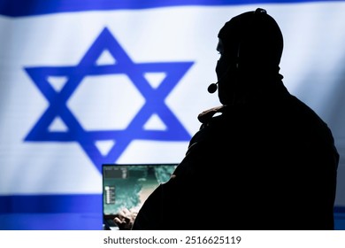 Spiuni iranian në dhomën e kontrollit të agjencisë së inteligjencës përdor teknologjinë ushtarake për të identifikuar kërcënimet gjatë konfliktit arab izraelit. Agjenti sekret i Mossad përdor softuer për të kryer operacione të fshehta të luftës