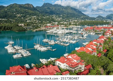 Marina para iates, catamarãs e barcos em Eden Island, Victoria, Seychelles