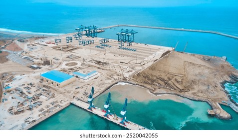 Port morski Chancay. Znajduje się w Peru, megaport w budowie, przyszły morski węzeł Ameryki Południowej. Chancay Lima, Peru.