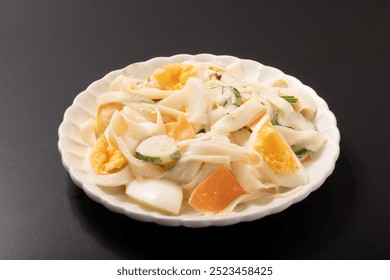 Fushi noodles and vegetable mayonnaise salad