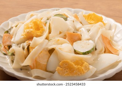 Fushi noodles and vegetable mayonnaise salad