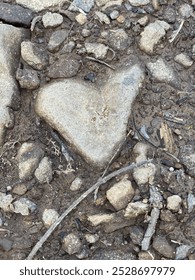 Našel Love Rock Heart