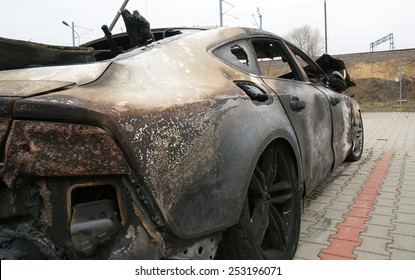 Sportwagen verbranden - rechterkant