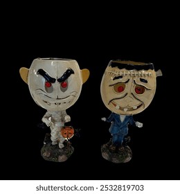 Cốc uống nước hình thây ma Halloween trên nền đen