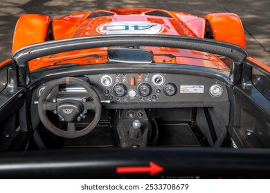 2533708679