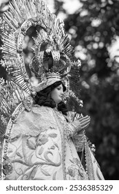 fotografia Matki Boskiej Anielskiej z Getafe – piękno, pobożność i spokój.