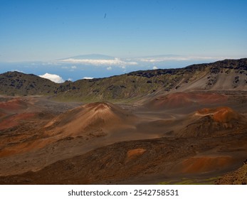Maui Haleakala mit Big Island im Hintergrund