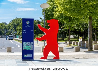 2560929117