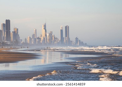 Zlaté pobřeží, QLD, západ slunce, východ slunce, pláž, oceán, obloha, barevný, horizont, pobřežní, přímořská krajina, vlny, voda, mraky, odrazy, zlatá hodinka, úsvit, soumrak, dramatický, klidný, klidný, teplé odstíny, živý