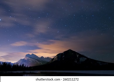 Nachtlandschaft Mount Rundle und Vermilion Lakes Banff Nationalpark Alberta Kanada