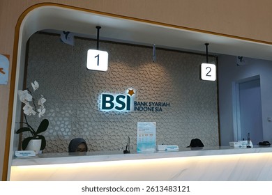 2613483121