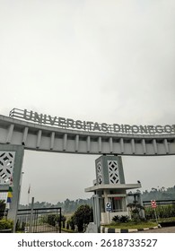 2618733527