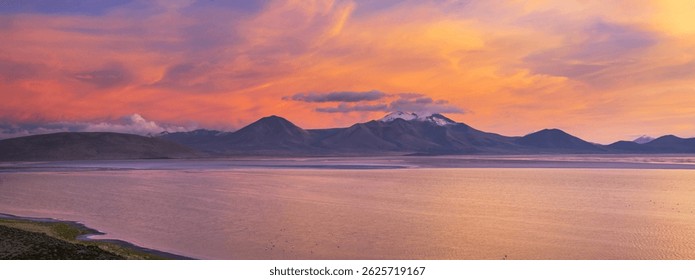 Splendidi paesaggi naturali nel deserto di Atacama, nel nord del Cile