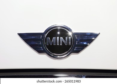 MINI COOPER CAR Logo Vector (.AI) Free Download