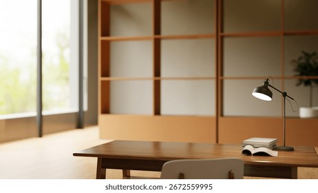 Spațiu de lucru minimalist cu birou din lemn, lampă de birou, cărți stivuite și caiet deschis într-un birou modern