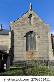 Chiesa anglicana di St David, vista dal porto, Barmouth, Gwynedd, Galles, Regno Unito