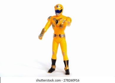 Robot Speelgoed Gele en witte achtergrond