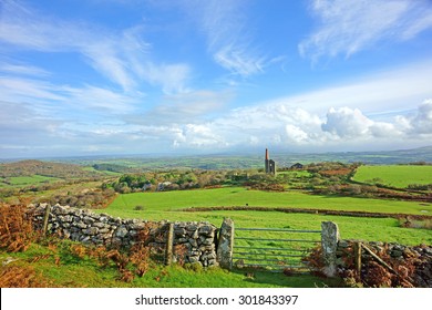 Panorama view of Bodmin Moor, the ruins of a Cornish Tin Mine, the Phoenix United Mines Prince of Wales Engine House can be seen in the distance, near Minions on Bodmin Moor, Cornwall, United Kingdom