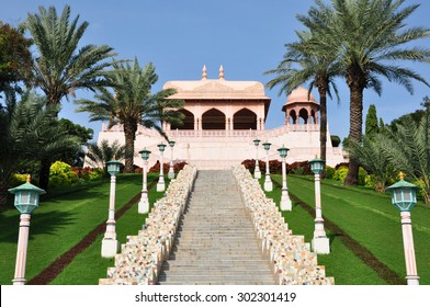 Il film è ambientato a Ramoji Film City a Hyderabad, India.
