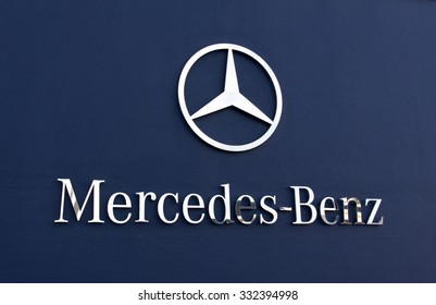 Mercedes Benz Logo Vector (.AI) Free Download