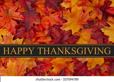 Happy Thanksgiving-groet, herfstbladeren achtergrond en tekst Happy Thanksgiving