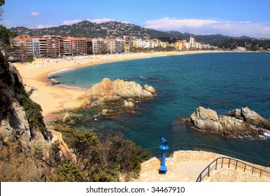 Lloret De Mar beach on a sunny day HD wallpaper download