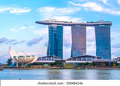 SINGAPORE-Feb 7, 2015: Marina Bay Sands Hotel