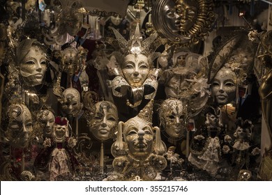 Shumëllojshmëria e maskave të karnavaleve veneciane më parë