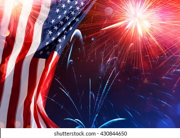 Perayaan Amerika - Bendera Amerika Serikat Dengan Kembang Api