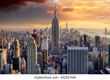日没時のニューヨークのスカイライン、アメリカ。
