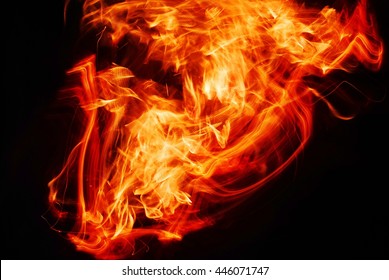 Dragón de fuego rojo