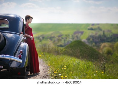 Lady a rout schlank op de Vintage Auto