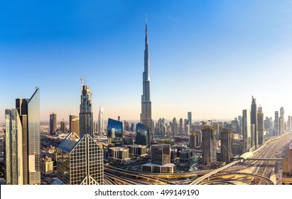 Panorama og luftfoto af Dubais centrum på en sommerdag, De Forenede Arabiske Emirater