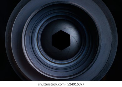 Het diafragma van een cameralens, diafragma, focus met doelinstelling voor het midden raken van de focus in het doelcentrum