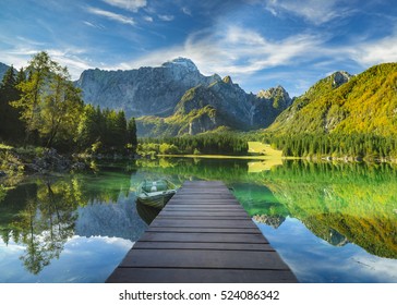 山の湖、Laghi di Fusine、イタリア アルプス