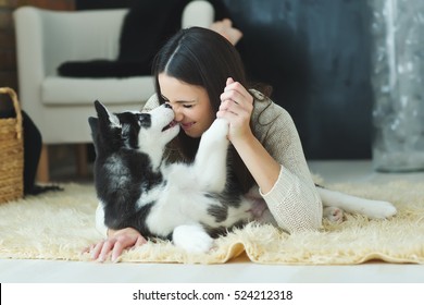 Portret van vrouw met hond