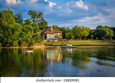 Casa a orillas del lago Norman, en Cornelius, Carolina del Norte.