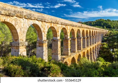 Acueducto de Les Ferreres, también conocido como Pont del Diable. Una parte del acueducto romano construido para suministrar agua a la antigua ciudad de Tarraco, ahora Tarragona, España