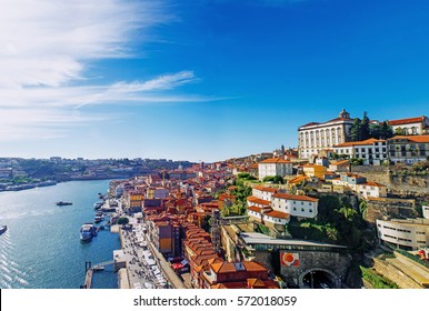 Đường chân trời phố cổ Porto, Bồ Đào Nha nhìn từ cầu Dom Luis trên sông Douro
