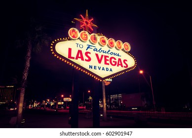 Premium Vector  Welcome to fabulous las vegas sign