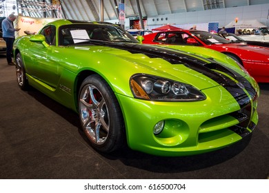 Viper SRT-10 Logo Vector (.EPS) Free Download