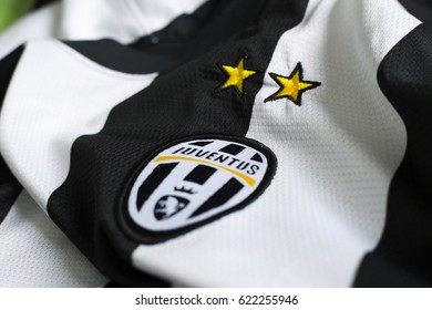 File:Juventus FC 2017 flag (black).svg - Wikimedia Commons