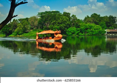 Thuyền rồng ở Jambore, Jakarta, Indonesia