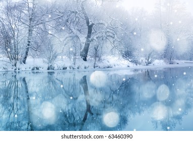 río de invierno en nevadas