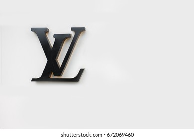Louis Vuitton Logo  Louis Vuitton Typeface on White and Black Background  21059826 Vector Art at Vecteezy