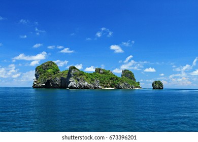 春蓬国家公园内的椰子岛 (Koh Maphrao Island) 海滩和大海之美。泰国春蓬府