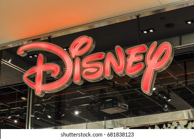Disneyland Paris Logo PNG vector in SVG, PDF, AI, CDR format