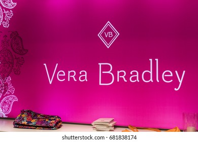 Vera Logo PNG Vector (EPS) Download
