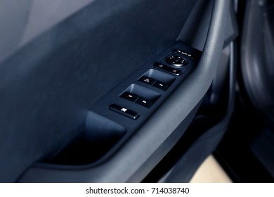 Zwart autodashboard, autoachtergrond met ruimte voor tekst